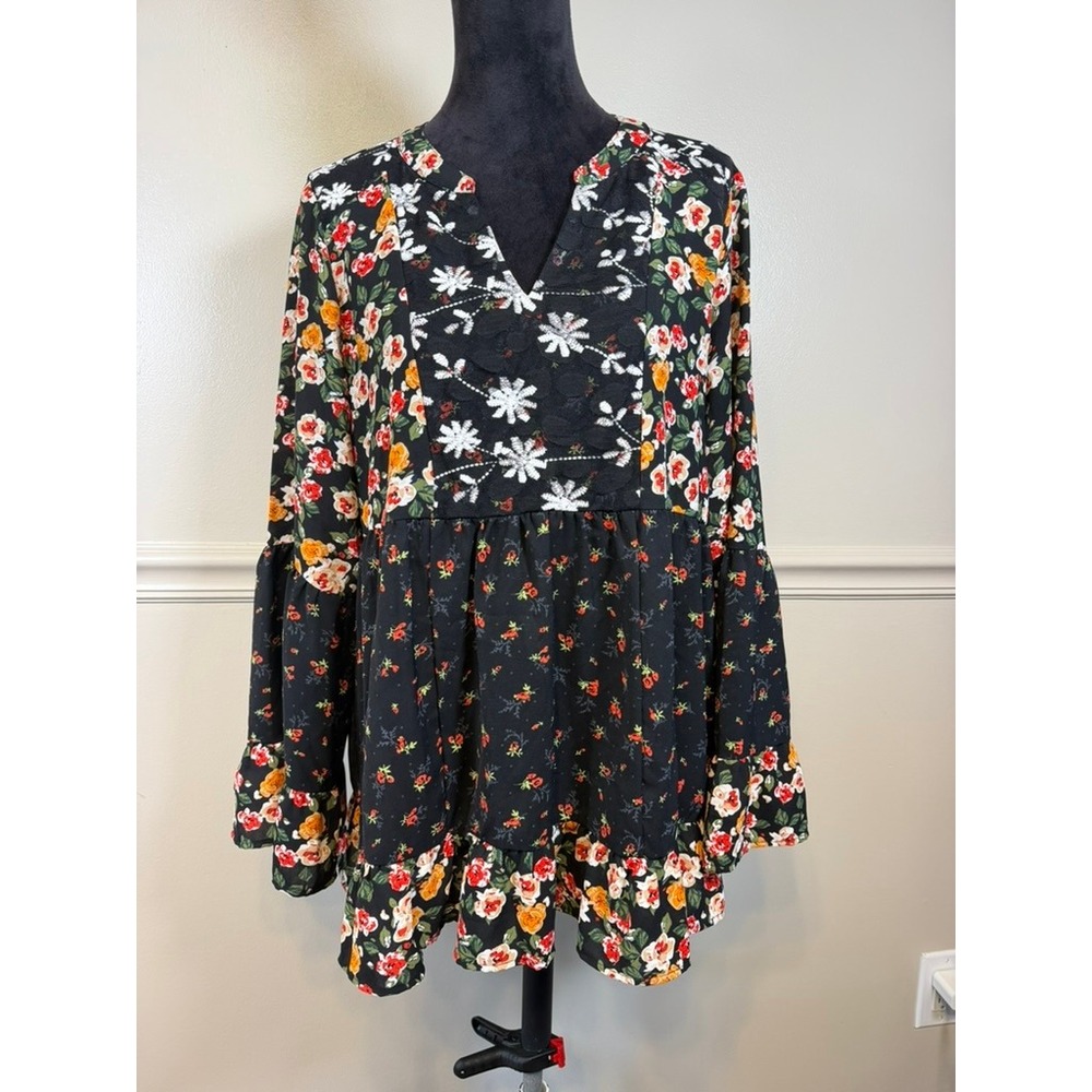 Suzanne Betro Floral Peplum Blouse Womens L Black Good Lace Bell Sleeve Top